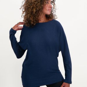 Yogamatters-Urban-Goddess-Budhi-Long-Sleeve-Yoga-Top-Midnight-High-quality-designer-yoga-clothing-at-discounted-prices-online-ug0