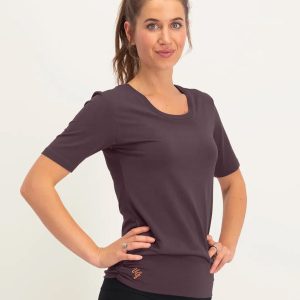 Yogamatters-Urban-Goddess-Kami-Yoga-Tee-Berry-High-quality-designer-yoga-clothing-at-discounted-prices-online-yv0