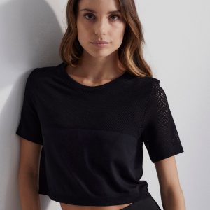 Yogamatters-Varley-Paden-Cropped-Tee-Black-High-quality-designer-yoga-clothing-at-discounted-prices-online-wo0