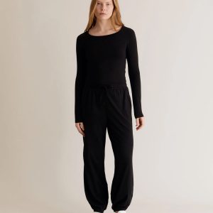 Yogamatters-Komodo-Teresa-Jogger-Black-High-quality-designer-yoga-clothing-at-discounted-prices-online-ao0